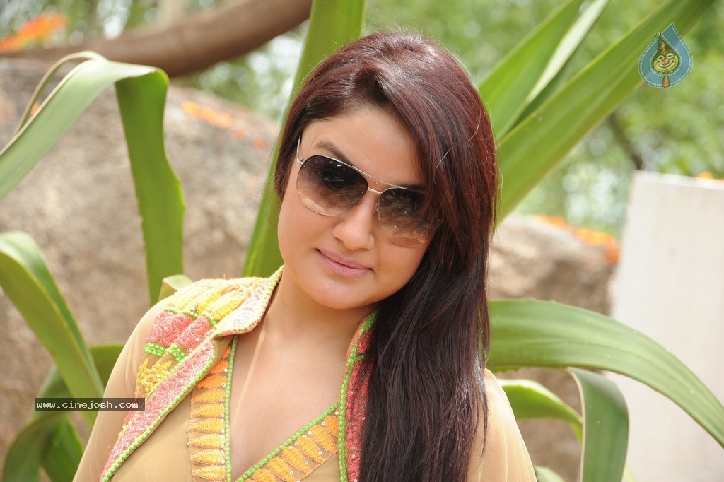 Sonia Agarwal Latest Photos - 41 / 94 photos