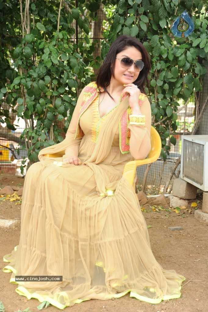 Sonia Agarwal Latest Photos - 72 / 94 photos