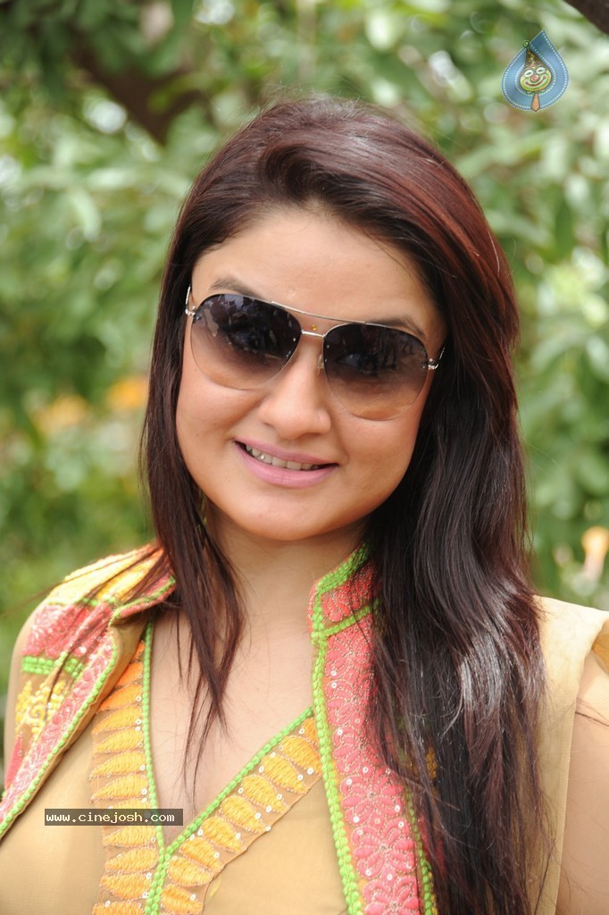 Sonia Agarwal Latest Photos - 85 / 94 photos