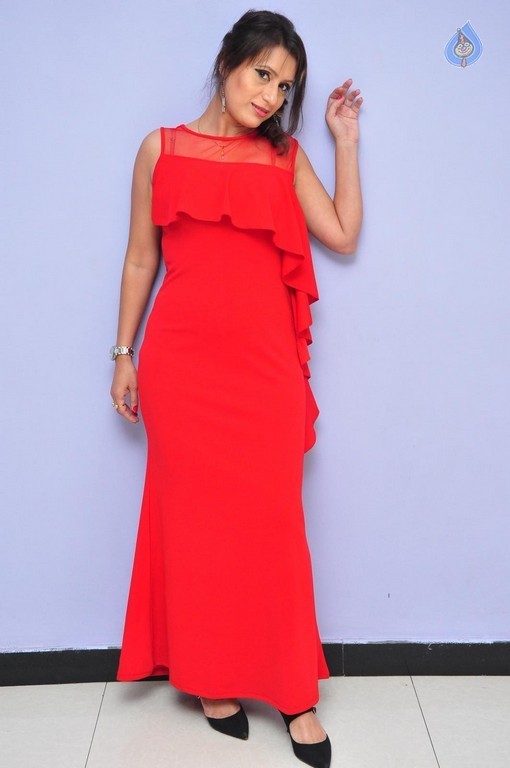 Sania Chowdary New Photos - 13 / 19 photos