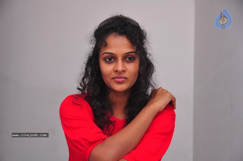 Sonia Gallery - 10 / 40 photos