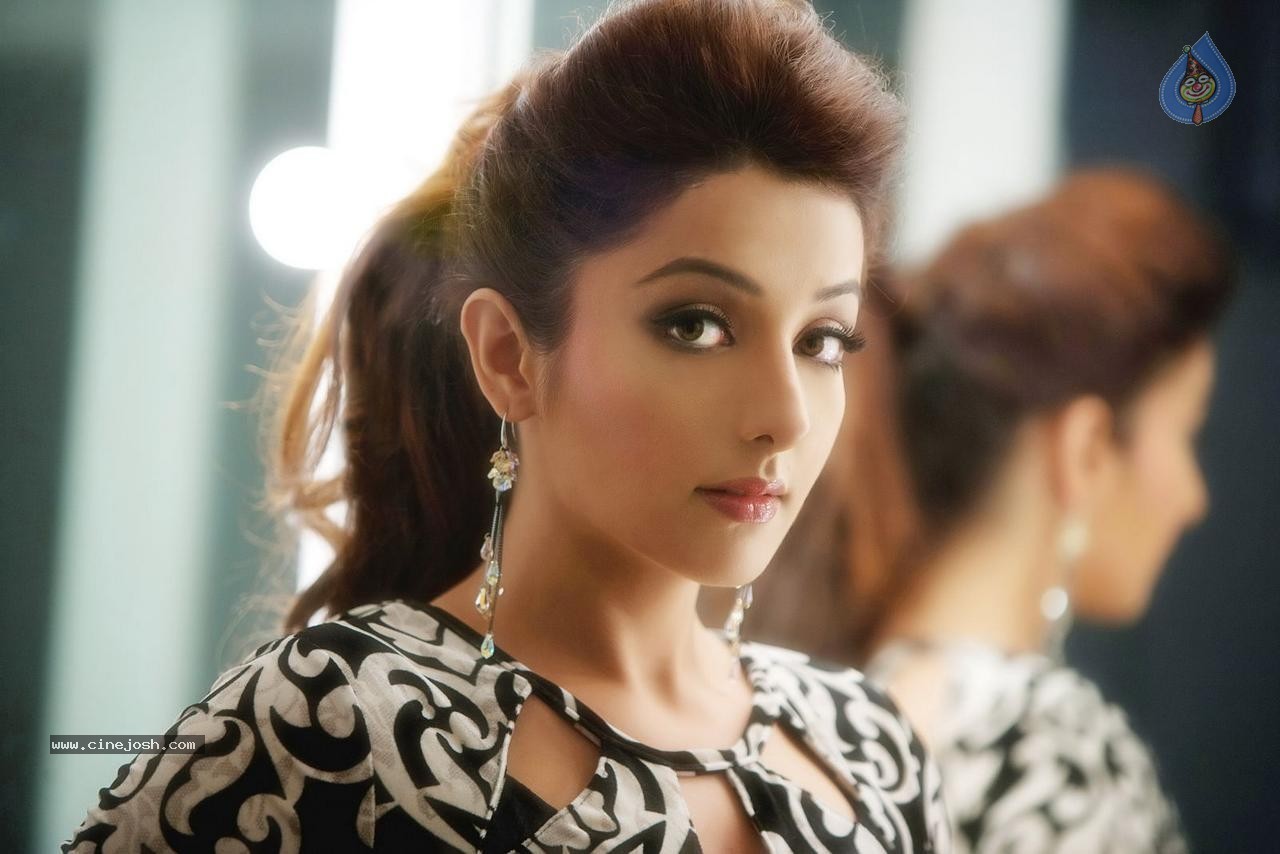 Sonia Mann Latest Photos - 26 / 39 photos