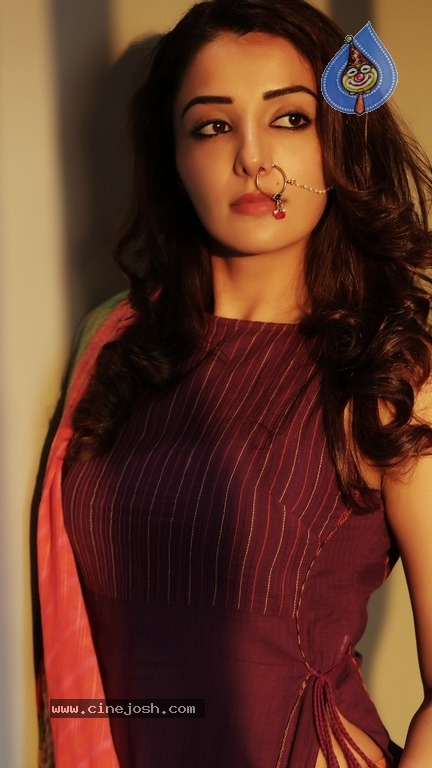 Sonia Mann Photos - 5 / 40 photos