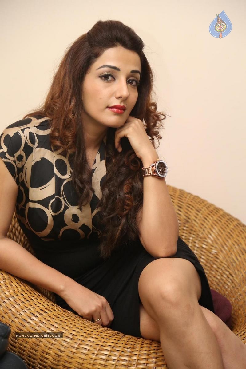 Sonia Mann Stills - 79 / 106 photos