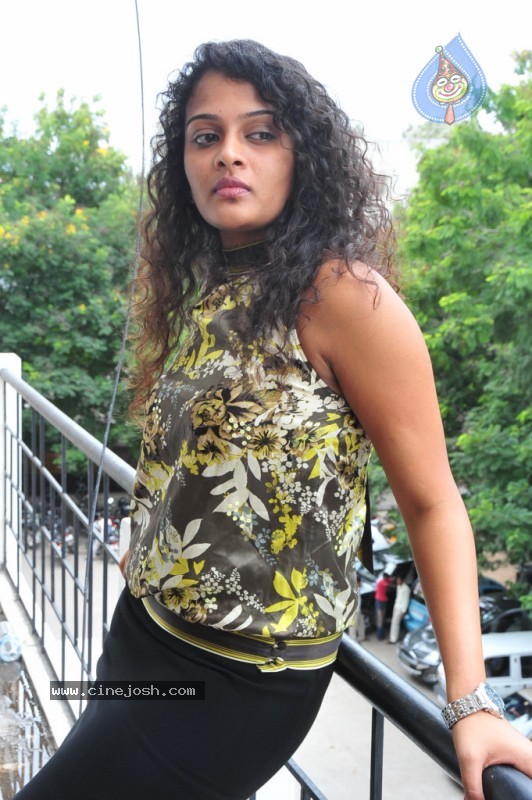 Sonia New Photos - 7 / 49 photos