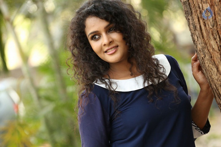 Sonia New Photos - 10 / 38 photos