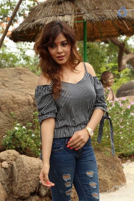 Soniya New Photos - 13 / 28 photos