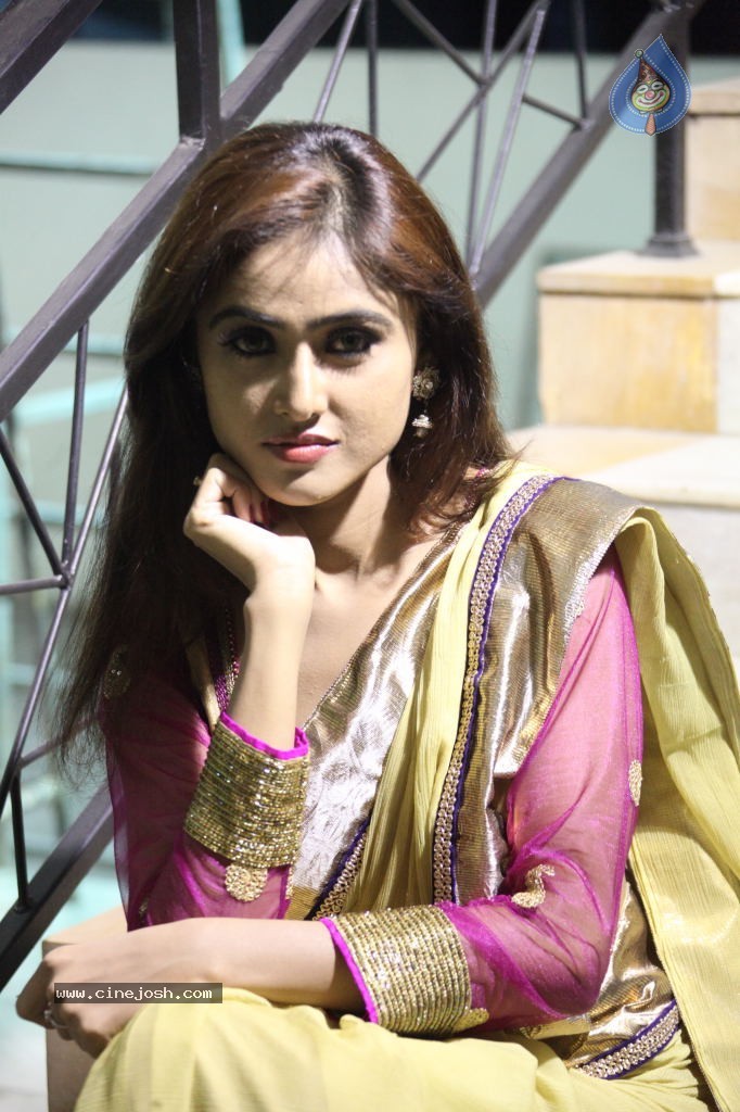 Sony Charishta Hot Photos - 87 / 125 photos