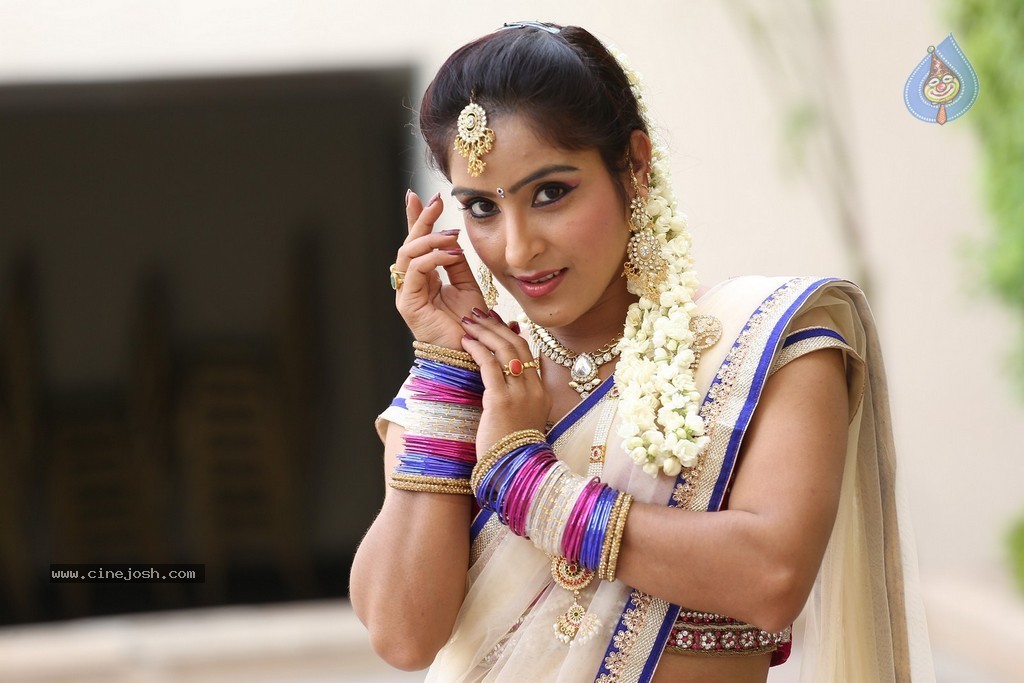 Sony Stills - 5 / 135 photos