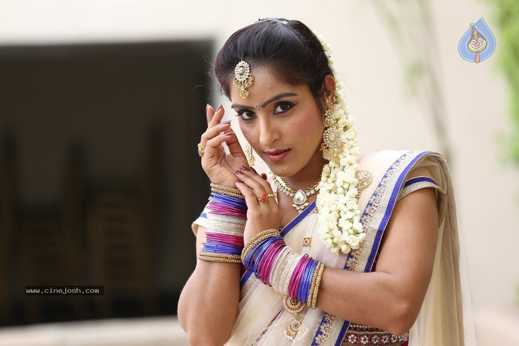 Sony Stills - 47 / 135 photos