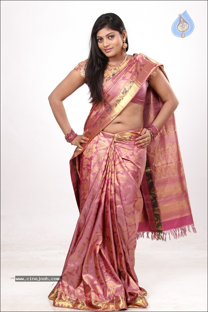 Soumya Hot Gallery - 21 / 46 photos