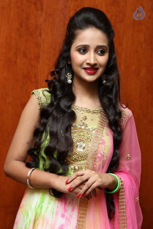 Soumya Pictures  - 1 / 21 photos