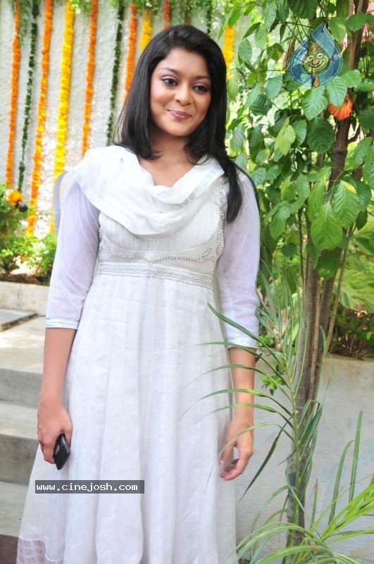 Soundarya Gallery - 35 / 51 photos