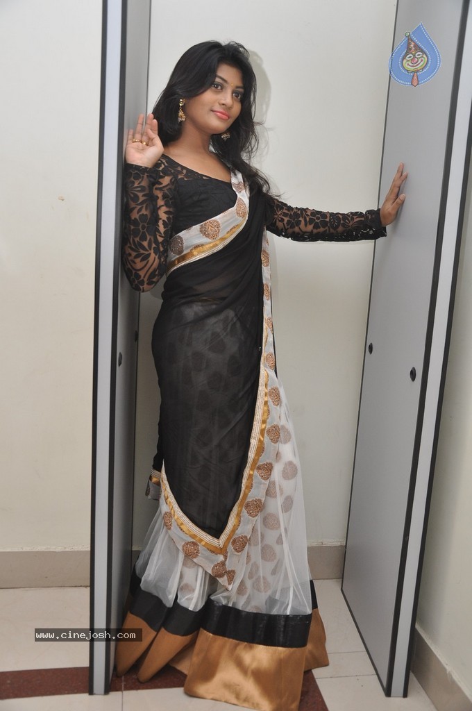Sowmya Latest Pics - 33 / 65 photos