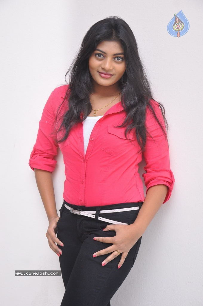 Sowmya Latest Pics - 10 / 56 photos