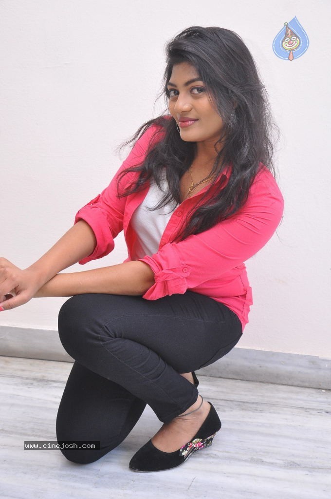 Sowmya Latest Pics - 12 / 56 photos