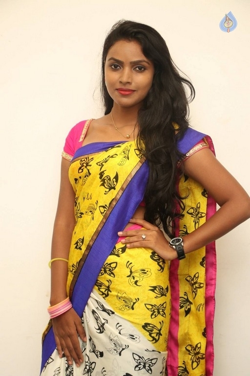 Sowmya Latest Stills - 1 / 8 photos