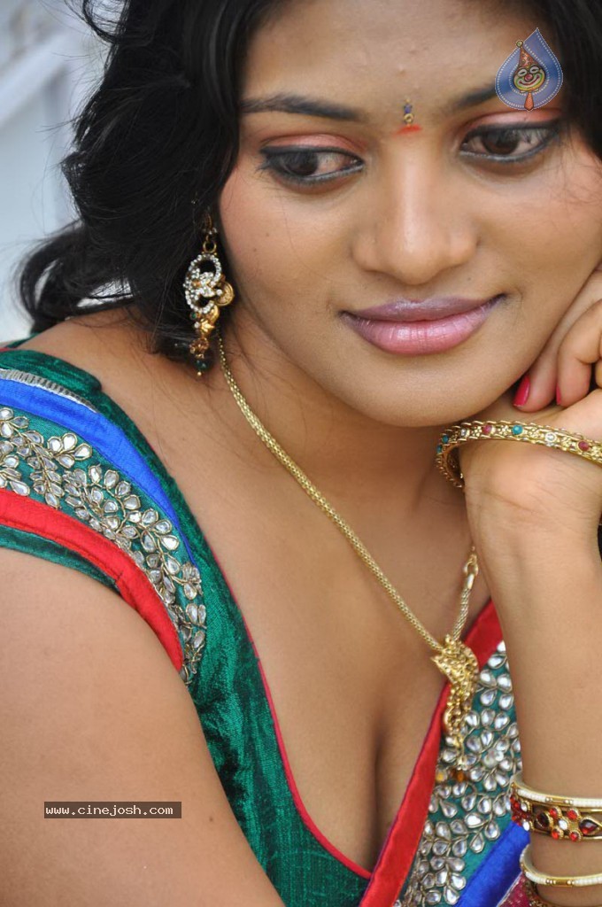 Sowmya New Hot Stills - 35 / 66 photos