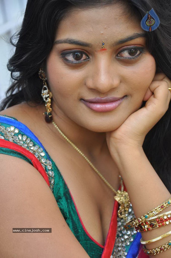 Sowmya New Hot Stills - 57 / 66 photos