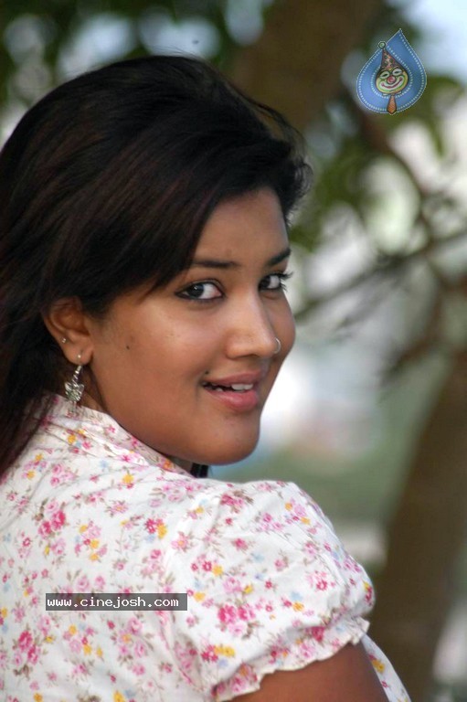 Sowmya New Stills - 44 / 68 photos