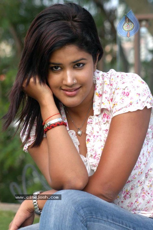 Sowmya New Stills - 47 / 68 photos