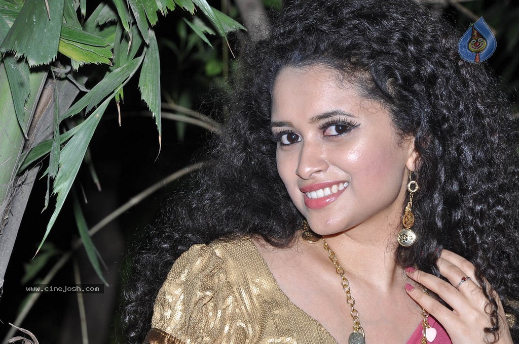 Sowmya Sukumar Hot Stills - 2 / 93 photos