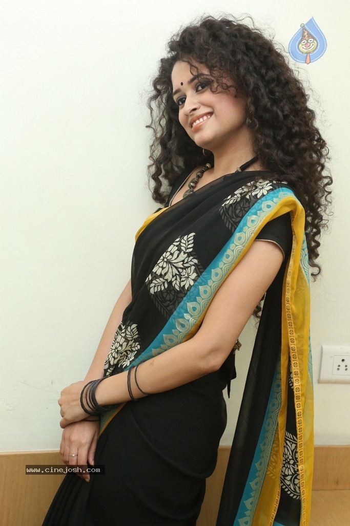 Sowmya Sukumar New Photos - 60 / 140 photos