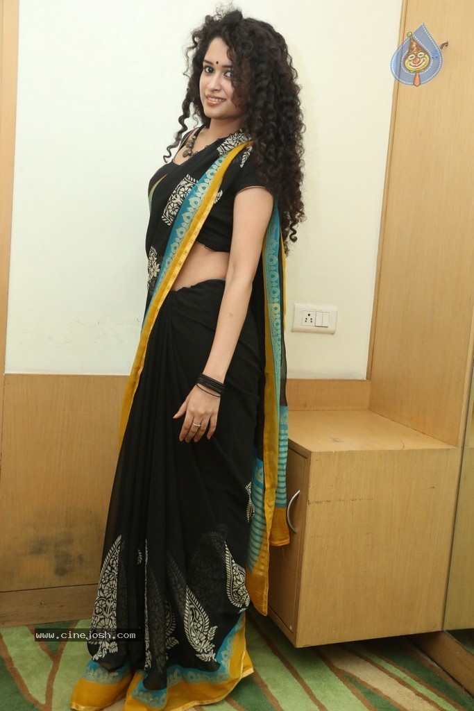 Sowmya Sukumar New Photos - 74 / 140 photos