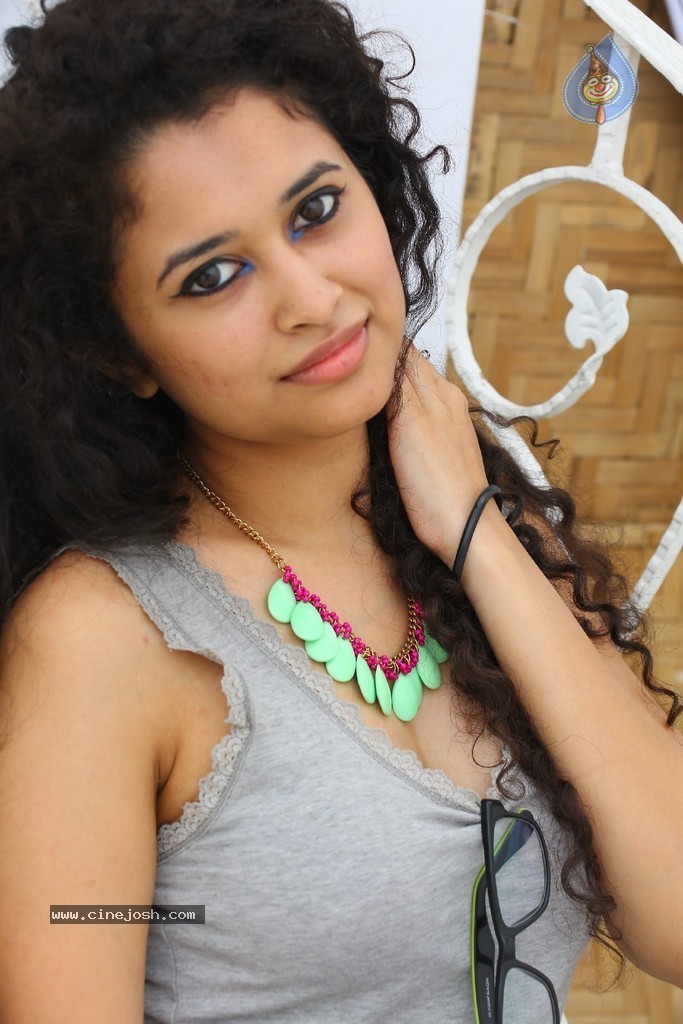 Sowmya Sukumar Pics - 27 / 141 photos