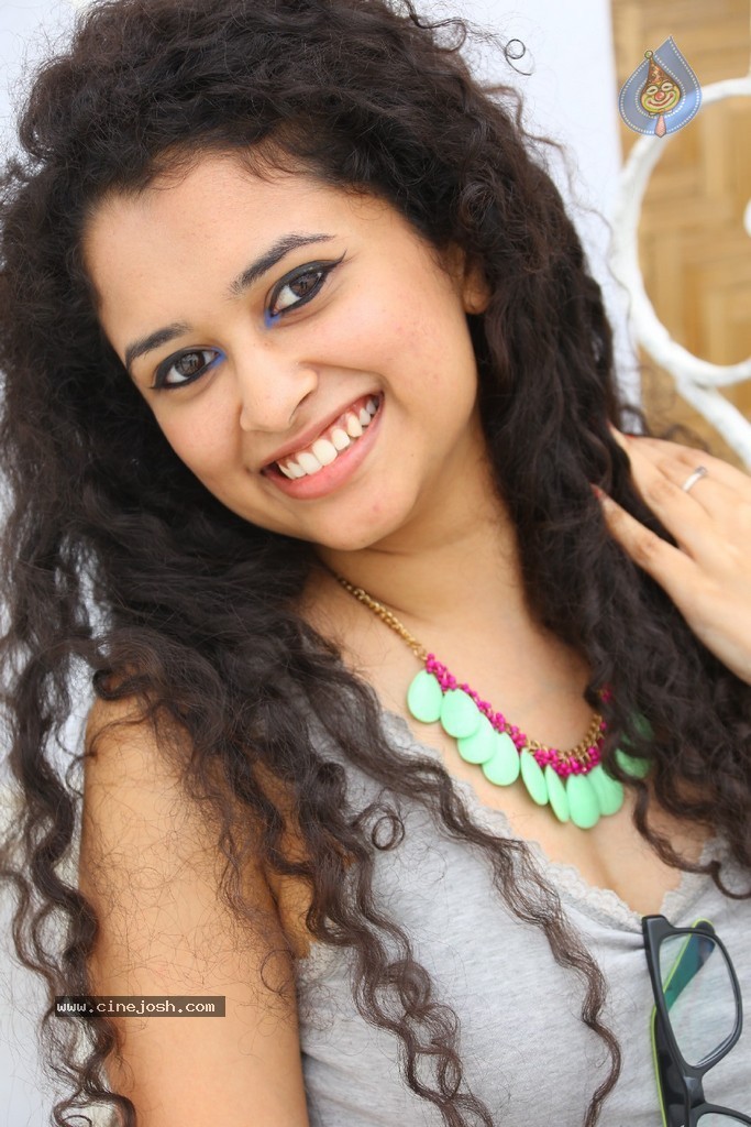 Sowmya Sukumar Pics - 70 / 141 photos