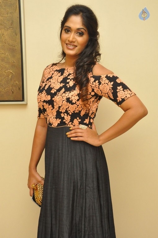 Sowmya Venugopal Photos - 16 / 36 photos