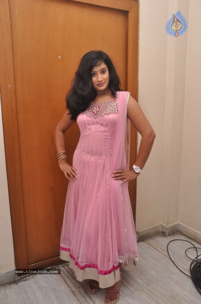 Sravani New Stills  - 20 / 54 photos