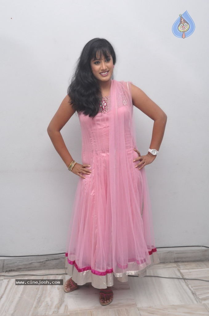 Sravani New Stills  - 39 / 54 photos