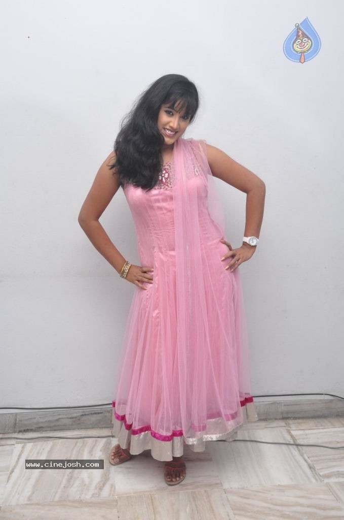 Sravani New Stills  - 43 / 54 photos