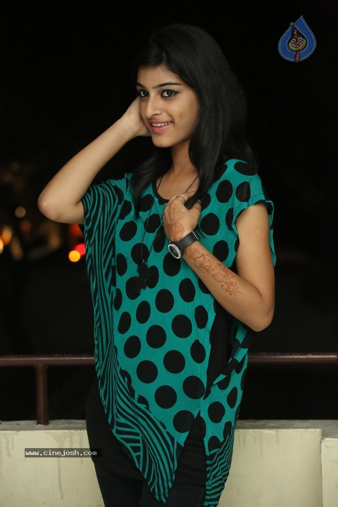 Sravani New Stills - 32 / 86 photos