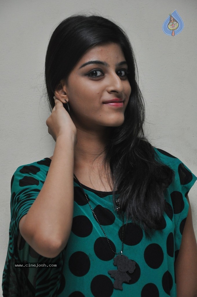 Sravani New Stills - 37 / 86 photos