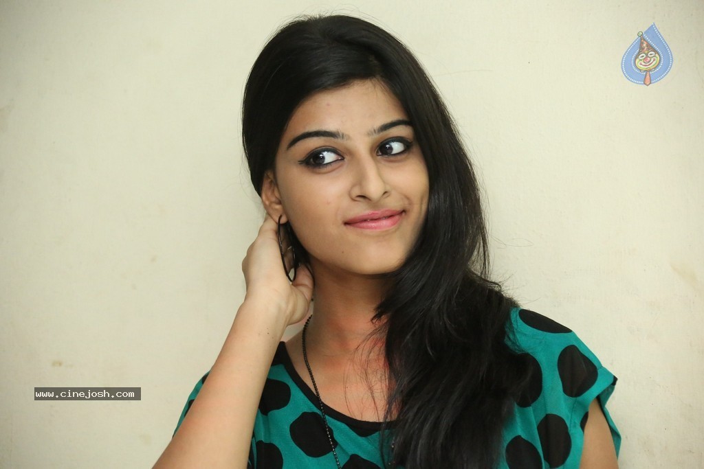 Sravani New Stills - 50 / 86 photos