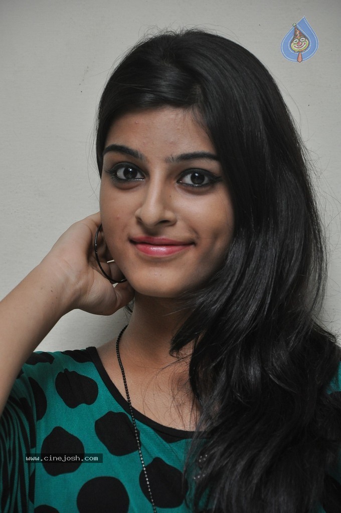 Sravani New Stills - 83 / 86 photos