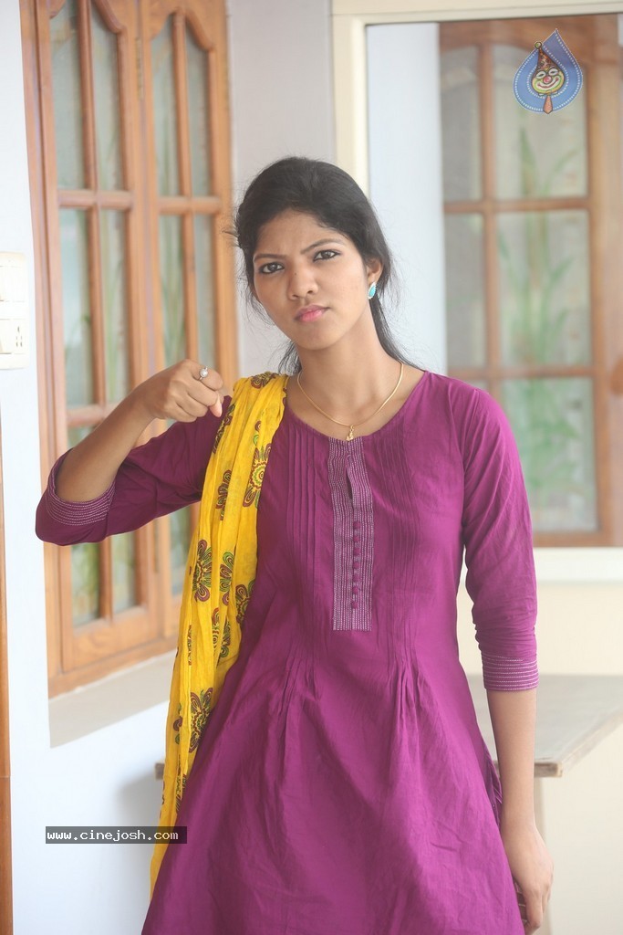 Sravani New Stills - 36 / 90 photos