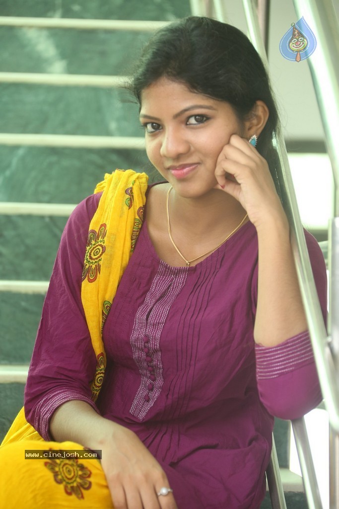 Sravani New Stills - 57 / 90 photos