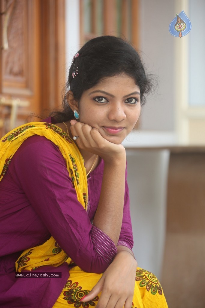 Sravani New Stills - 63 / 90 photos