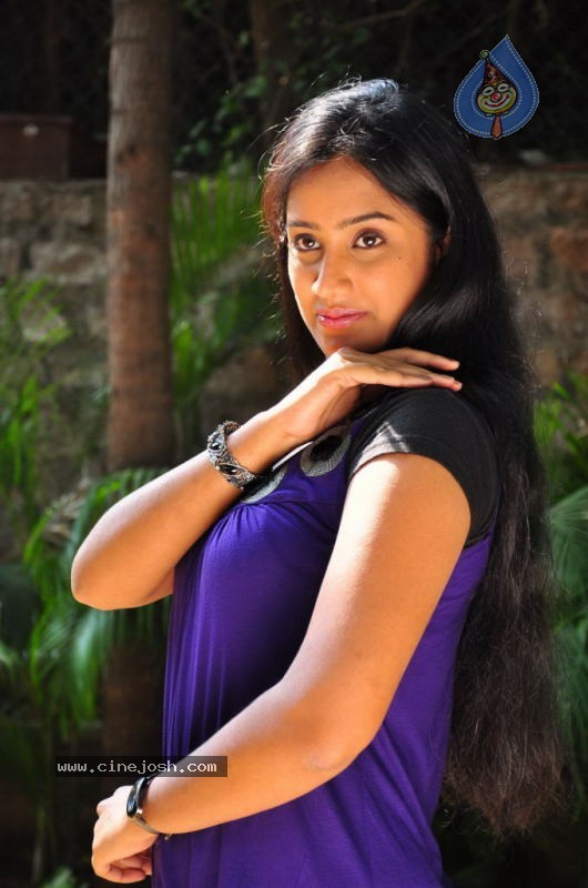 Sravani Stills - 18 / 69 photos