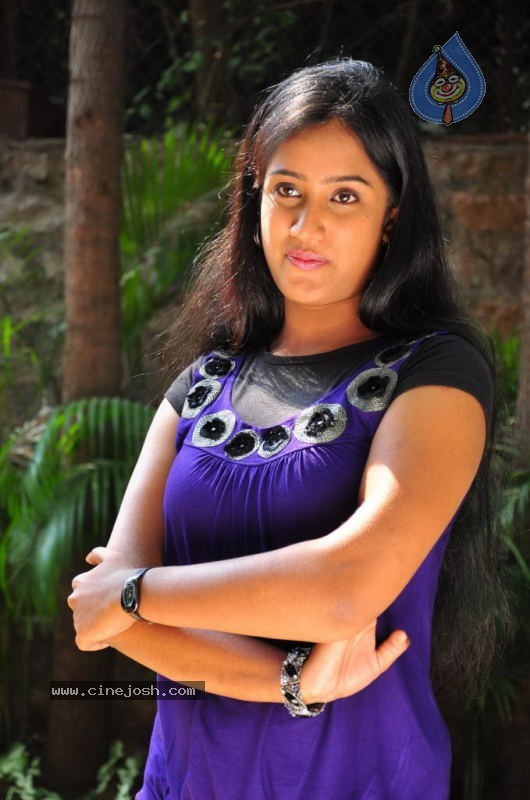 Sravani Stills - 23 / 69 photos