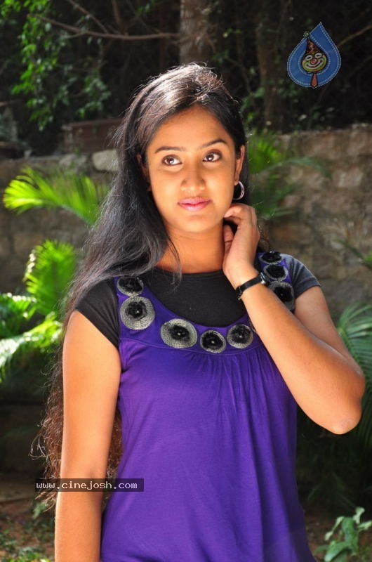 Sravani Stills - 44 / 69 photos