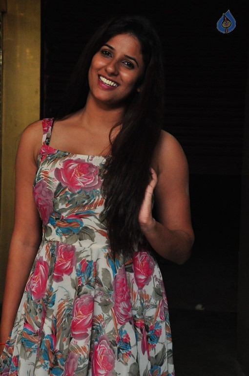 Sravya Reddy Images - 17 / 21 photos