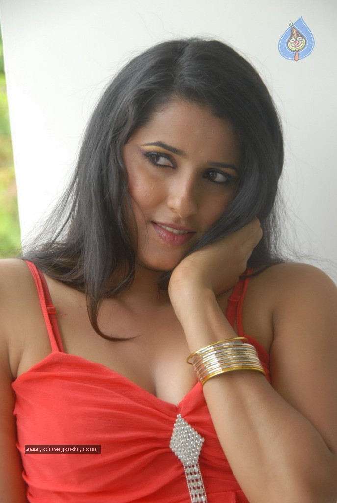 Sravya Reddy New Hot Stills - 55 / 73 photos
