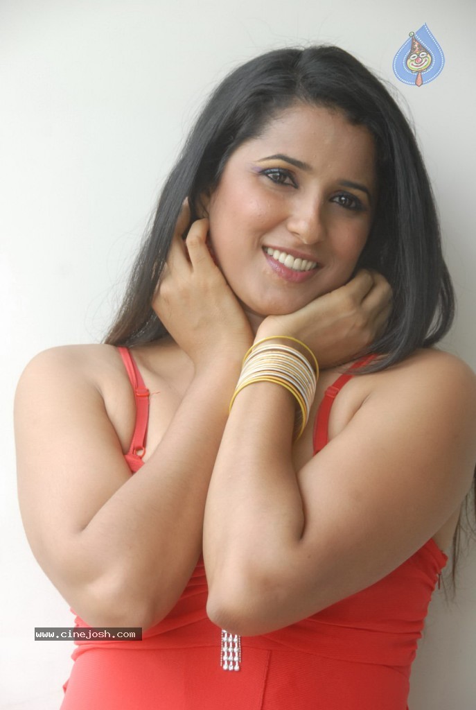 Sravya Reddy New Hot Stills - 62 / 73 photos