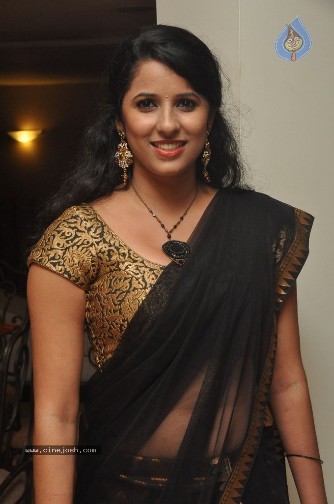 Sravya Reddy New Pics - 31 / 62 photos