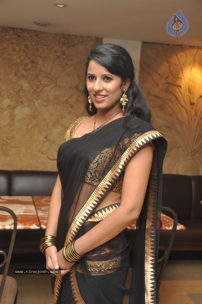 Sravya Reddy New Pics - 35 / 62 photos