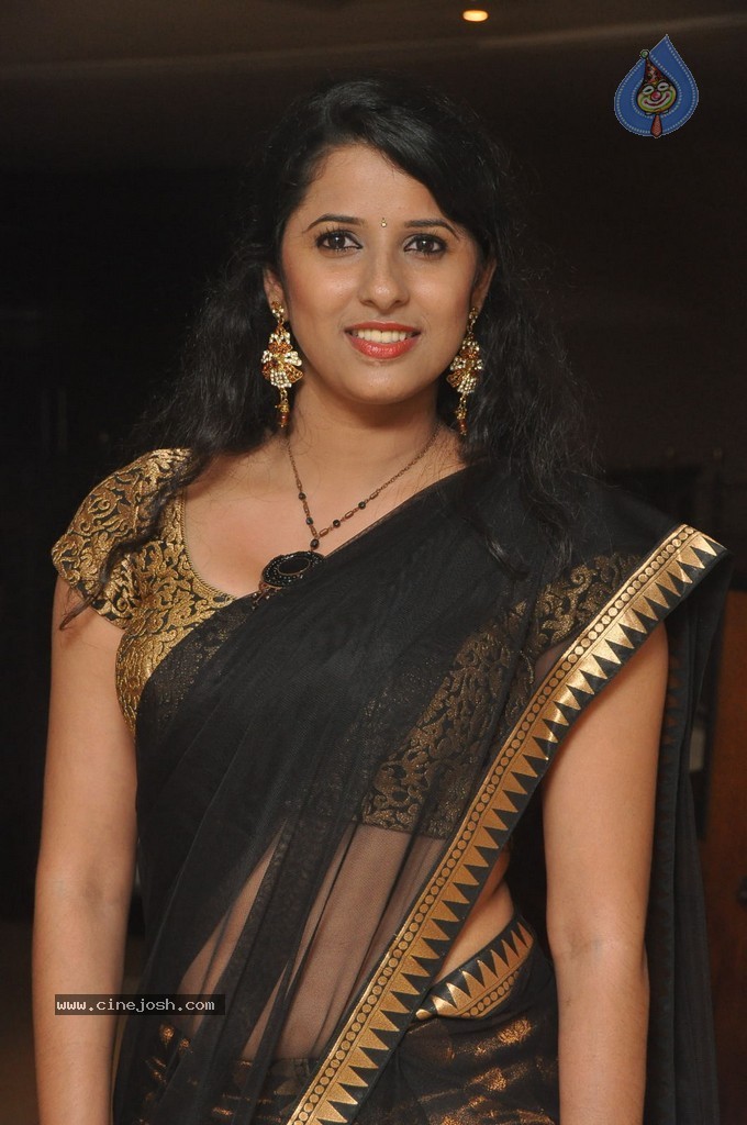 Sravya Reddy New Pics - 41 / 62 photos